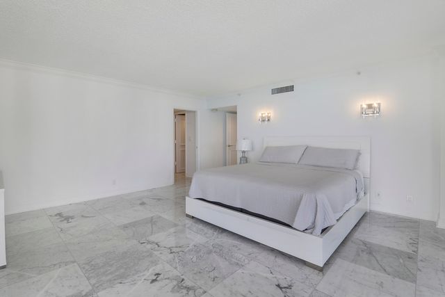 5380 N Ocean Drive 22j, Singer Island, FL 33404