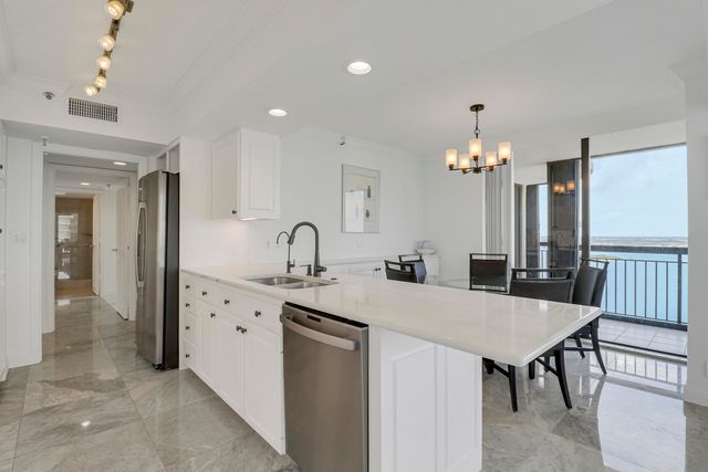 5380 N Ocean Drive 22j, Singer Island, FL 33404