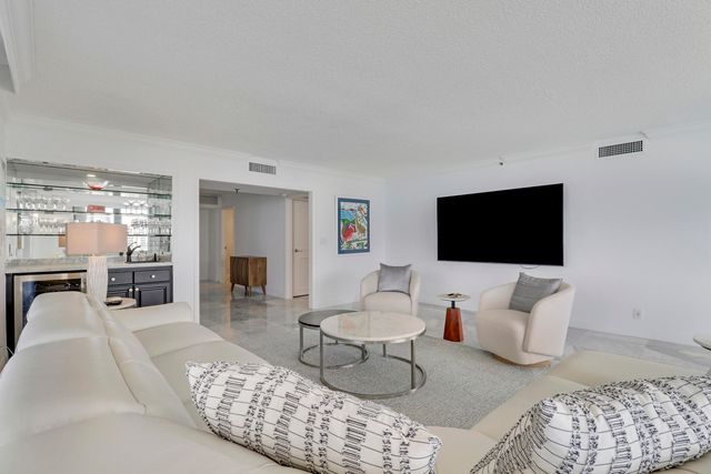 5380 N Ocean Drive 22j, Singer Island, FL 33404