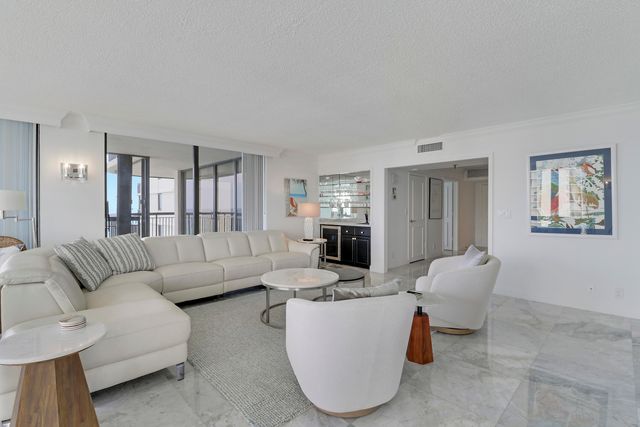 5380 N Ocean Drive 22j, Singer Island, FL 33404