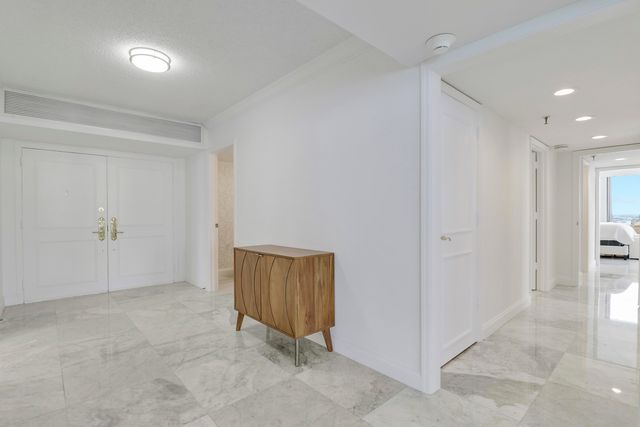 5380 N Ocean Drive 22j, Singer Island, FL 33404