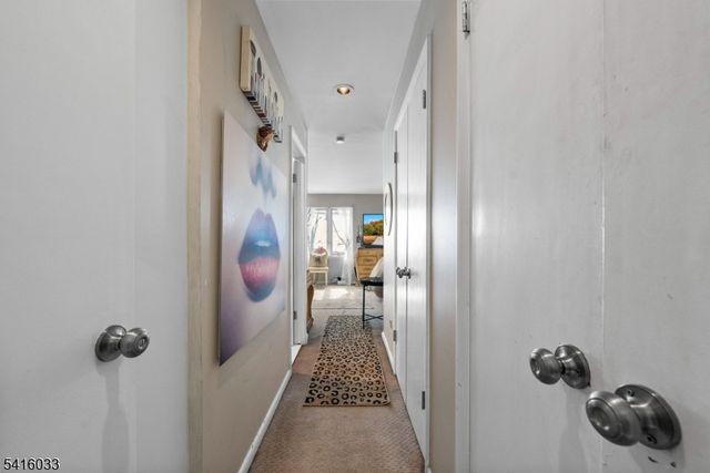 207 Stephanie Dr, North Caldwell Boro, NJ 07006