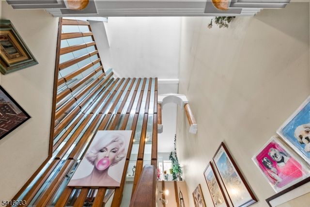 207 Stephanie Dr, North Caldwell Boro, NJ 07006