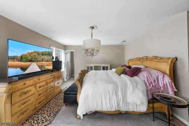 207 Stephanie Dr, North Caldwell Boro, NJ 07006