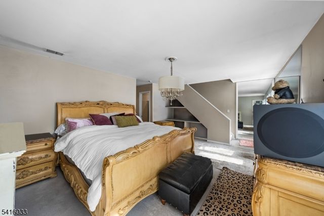 207 Stephanie Dr, North Caldwell Boro, NJ 07006