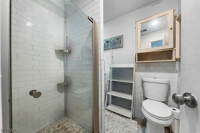 207 Stephanie Dr, North Caldwell Boro, NJ 07006