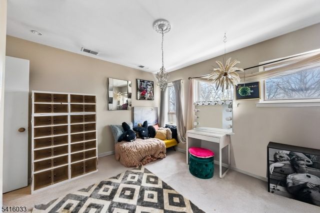 207 Stephanie Dr, North Caldwell Boro, NJ 07006