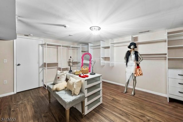 207 Stephanie Dr, North Caldwell Boro, NJ 07006