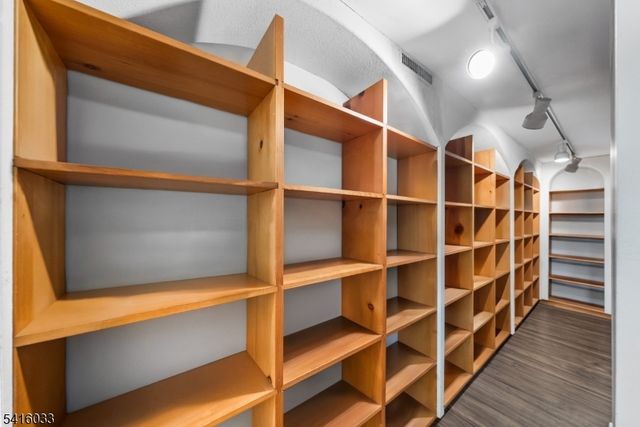 207 Stephanie Dr, North Caldwell Boro, NJ 07006