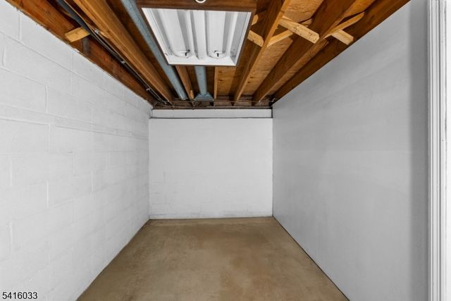 207 Stephanie Dr, North Caldwell Boro, NJ 07006