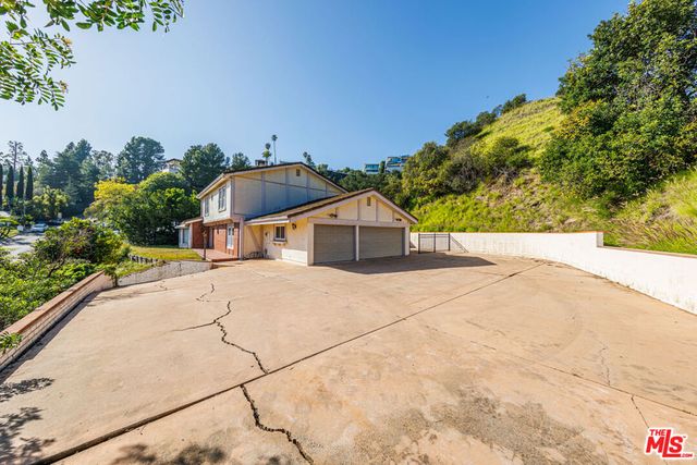 1181 Somera Road, Los Angeles, CA 90077