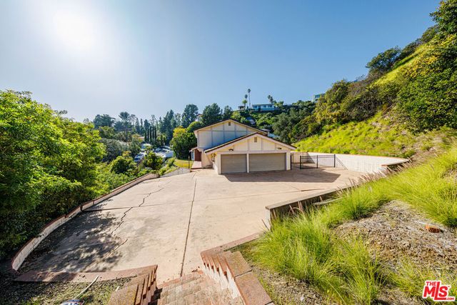 1181 Somera Road, Los Angeles, CA 90077