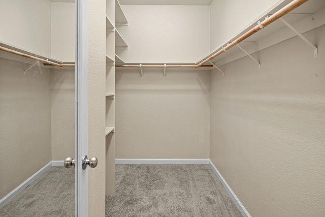 1129 S Carriage Avenue S, Fresno, CA 93727