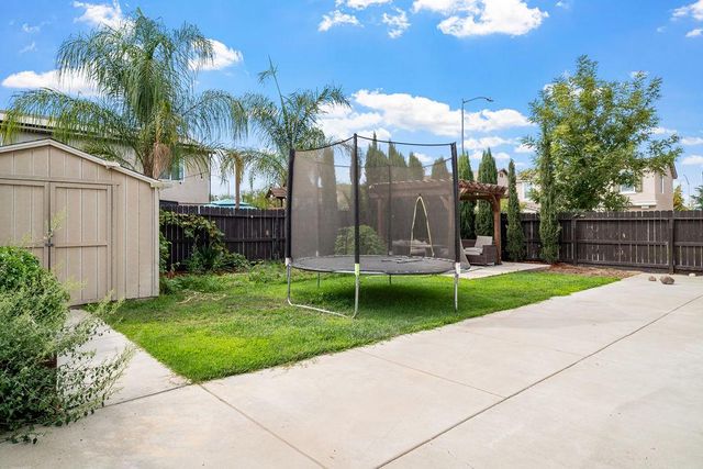 1129 S Carriage Avenue S, Fresno, CA 93727