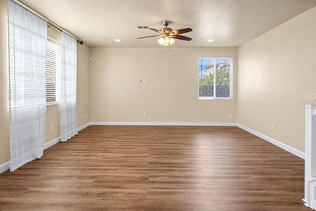 1129 S Carriage Avenue S, Fresno, CA 93727