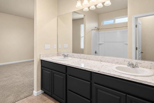 1129 S Carriage Avenue S, Fresno, CA 93727