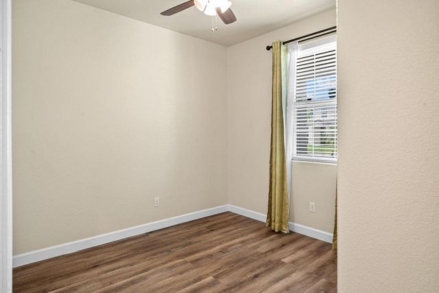 1129 S Carriage Avenue S, Fresno, CA 93727