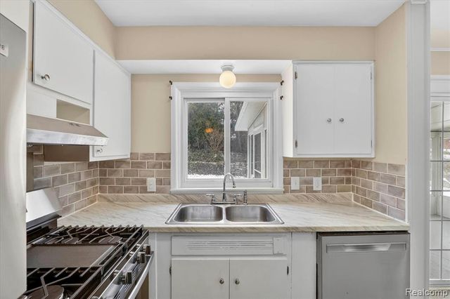 2710 Mansfield Avenue, Flint, MI 48503