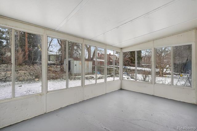 2710 Mansfield Avenue, Flint, MI 48503