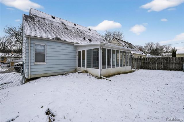 2710 Mansfield Avenue, Flint, MI 48503