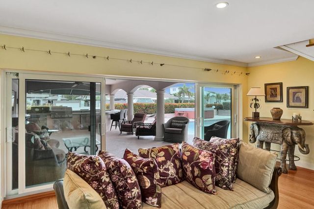 5530 Bayview Drive, Fort Lauderdale, FL 33308