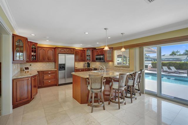 5530 Bayview Drive, Fort Lauderdale, FL 33308