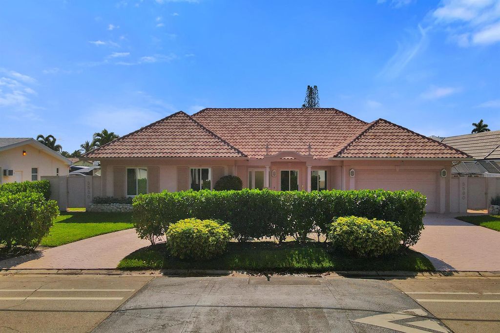 5530 Bayview Drive, Fort Lauderdale, FL 33308