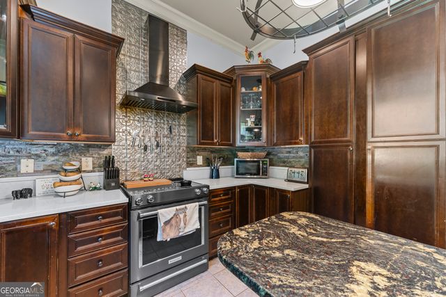 9315 Meadowbrook Drive, Gainesville, GA 30506