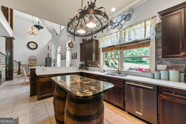 9315 Meadowbrook Drive, Gainesville, GA 30506