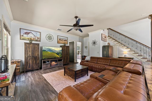 9315 Meadowbrook Drive, Gainesville, GA 30506