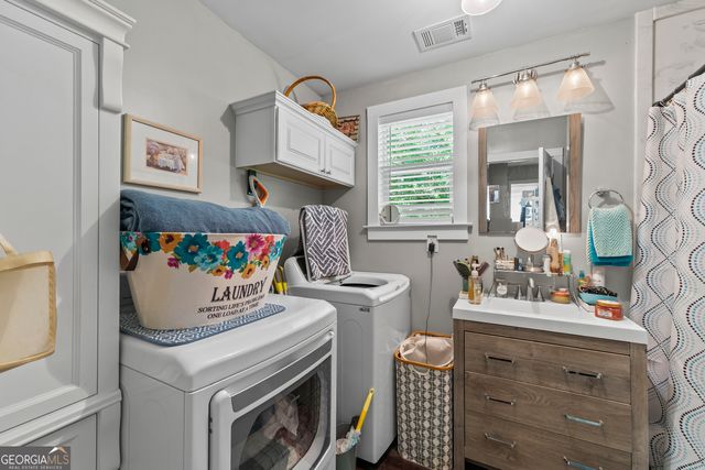 9315 Meadowbrook Drive, Gainesville, GA 30506
