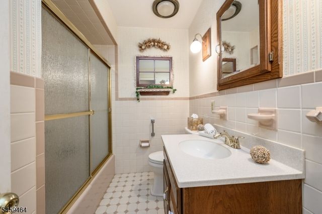 544 Pinewood Ave, Roselle Park Boro, NJ 07204
