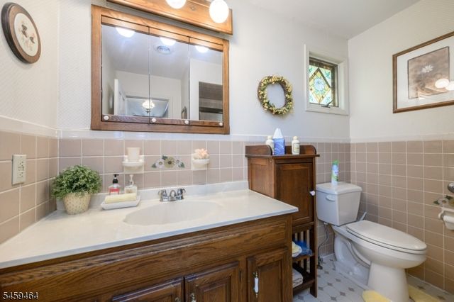 544 Pinewood Ave, Roselle Park Boro, NJ 07204