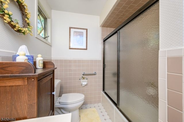 544 Pinewood Ave, Roselle Park Boro, NJ 07204