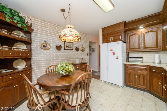 544 Pinewood Ave, Roselle Park Boro, NJ 07204