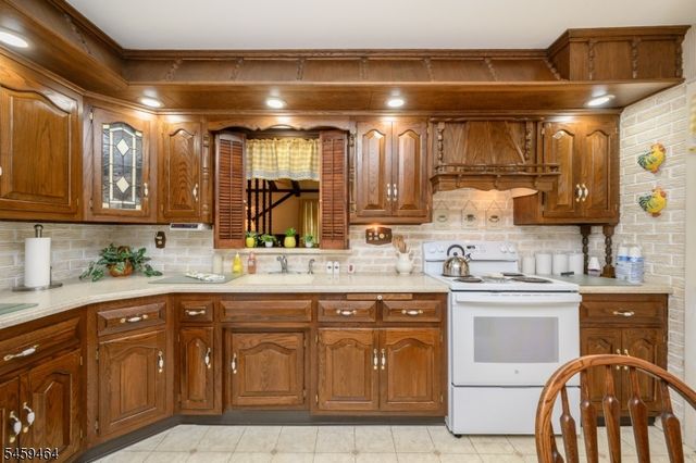 544 Pinewood Ave, Roselle Park Boro, NJ 07204