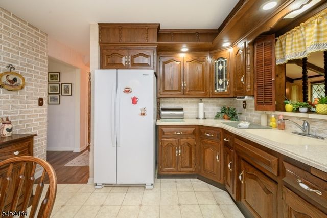 544 Pinewood Ave, Roselle Park Boro, NJ 07204
