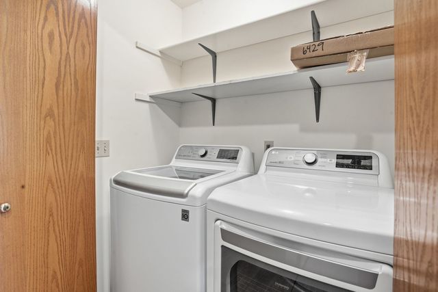 2428 W 60th Place, Davenport, IA 52806