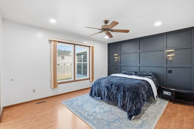 2428 W 60th Place, Davenport, IA 52806