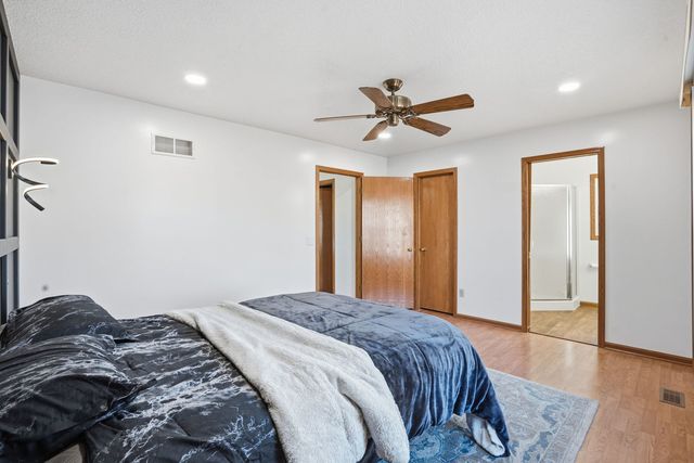 2428 W 60th Place, Davenport, IA 52806