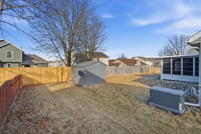 2428 W 60th Place, Davenport, IA 52806