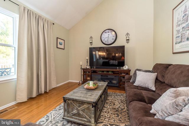 1241 COBBLESTONE DR, Quakertown, PA 18951