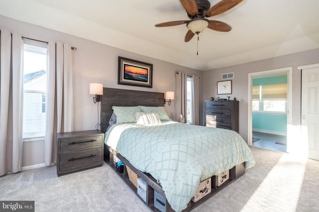 1241 COBBLESTONE DR, Quakertown, PA 18951