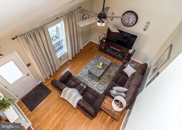 1241 COBBLESTONE DR, Quakertown, PA 18951