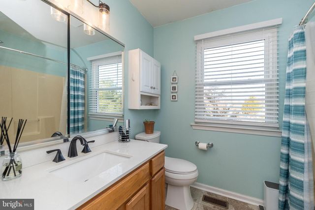 1241 COBBLESTONE DR, Quakertown, PA 18951