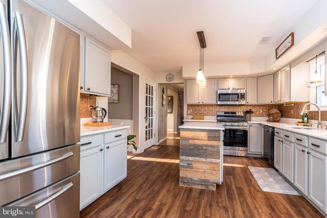 1241 COBBLESTONE DR, Quakertown, PA 18951