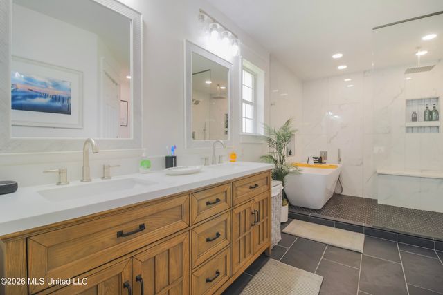 13966 Maddie Circle, D'iberville, MS 39540