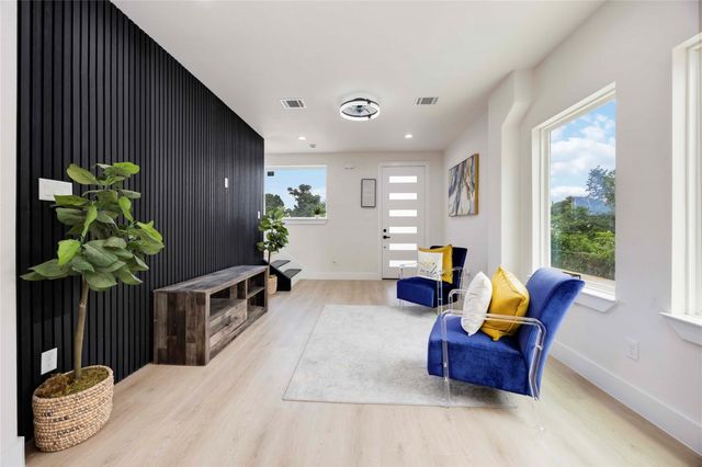 2108 Des Chaumes Street, Houston, TX 77026