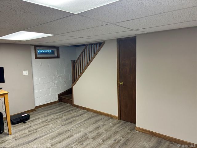 86 Scarcliffe Drive, Malverne, NY 11565