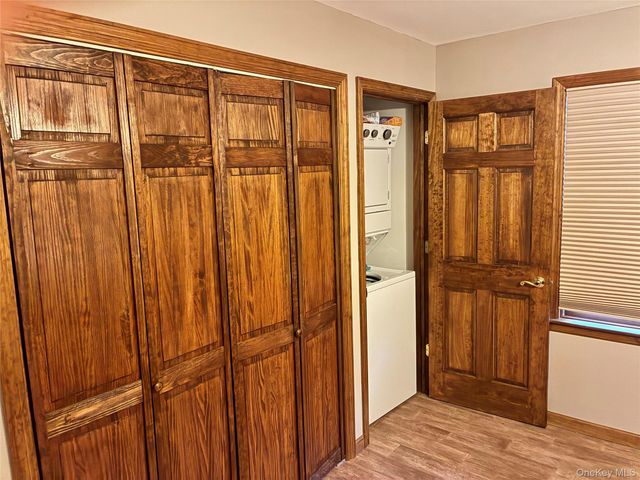 86 Scarcliffe Drive, Malverne, NY 11565